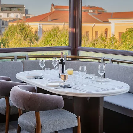 Gentletom Szálloda *